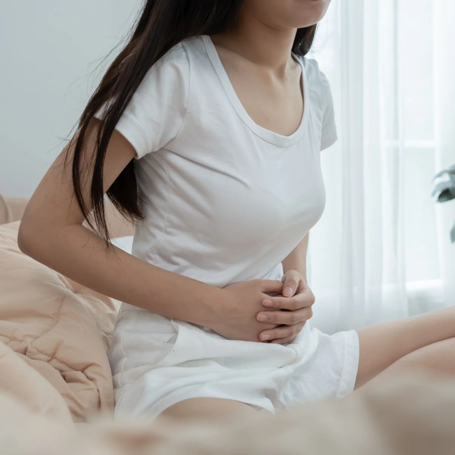 Đa số phụ nữ sẽ phải chịu những cơn đau bụng khó chịu trong kỳ 